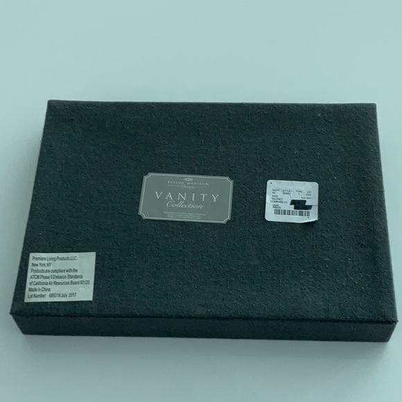 NWT gray fabric jewelry storage tray. 11 inches x 8 in x 1.5 inches - Picture 2 of 3